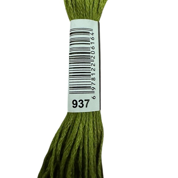 Vibrant multicolored embroidery floss for arts and crafts - Picture 3 of 5